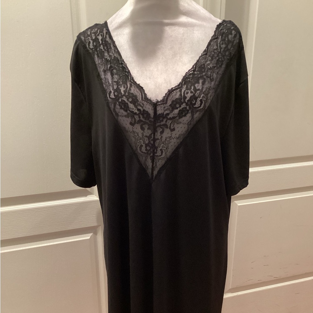 Black Lace V-Neck Nightdress